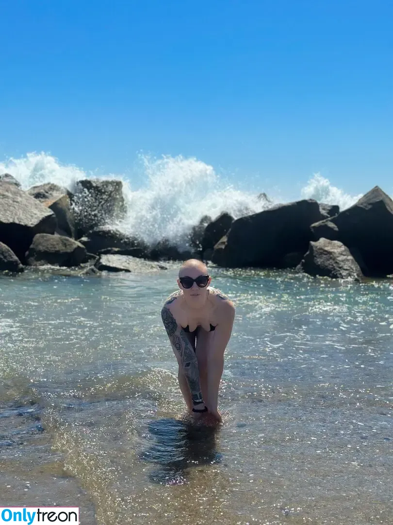 Comicbookgirl19 nude photo #0923 (DanikaXIX / pirateflagnislandgirl)