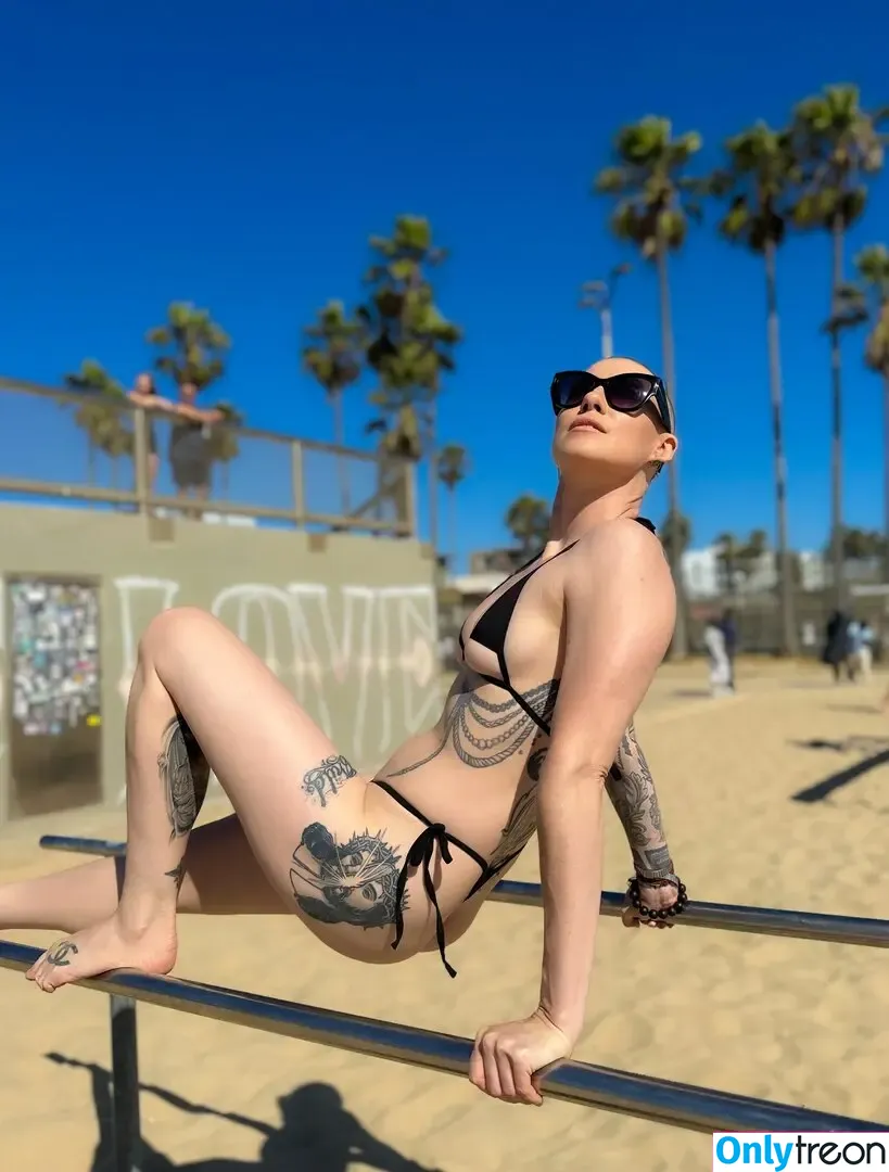Comicbookgirl19 nude photo #0942 (DanikaXIX / pirateflagnislandgirl)
