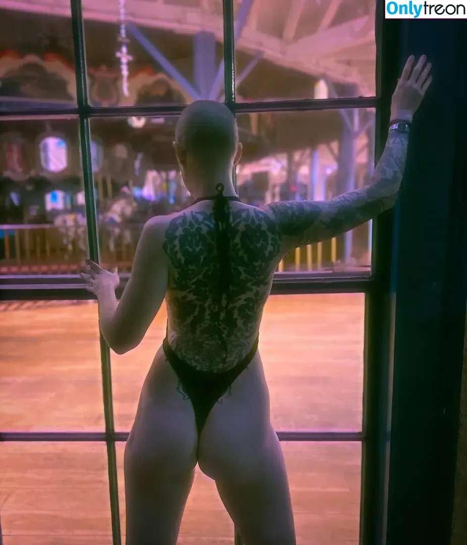 Comicbookgirl19 nude photo #0977 (DanikaXIX / pirateflagnislandgirl)