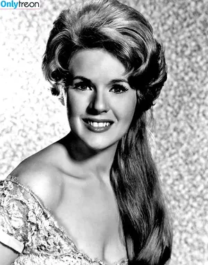 Connie Stevens / theconniestevens nude photo #0038