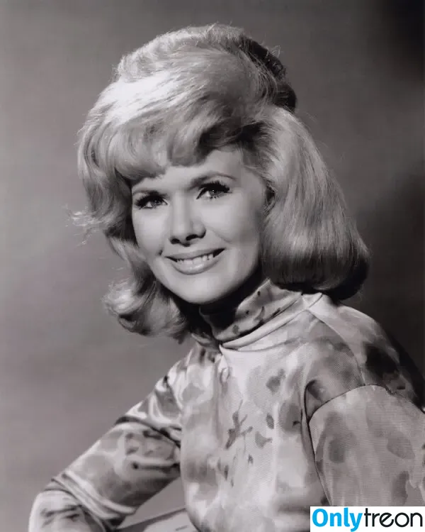 Connie Stevens nude photo #0007 (theconniestevens)