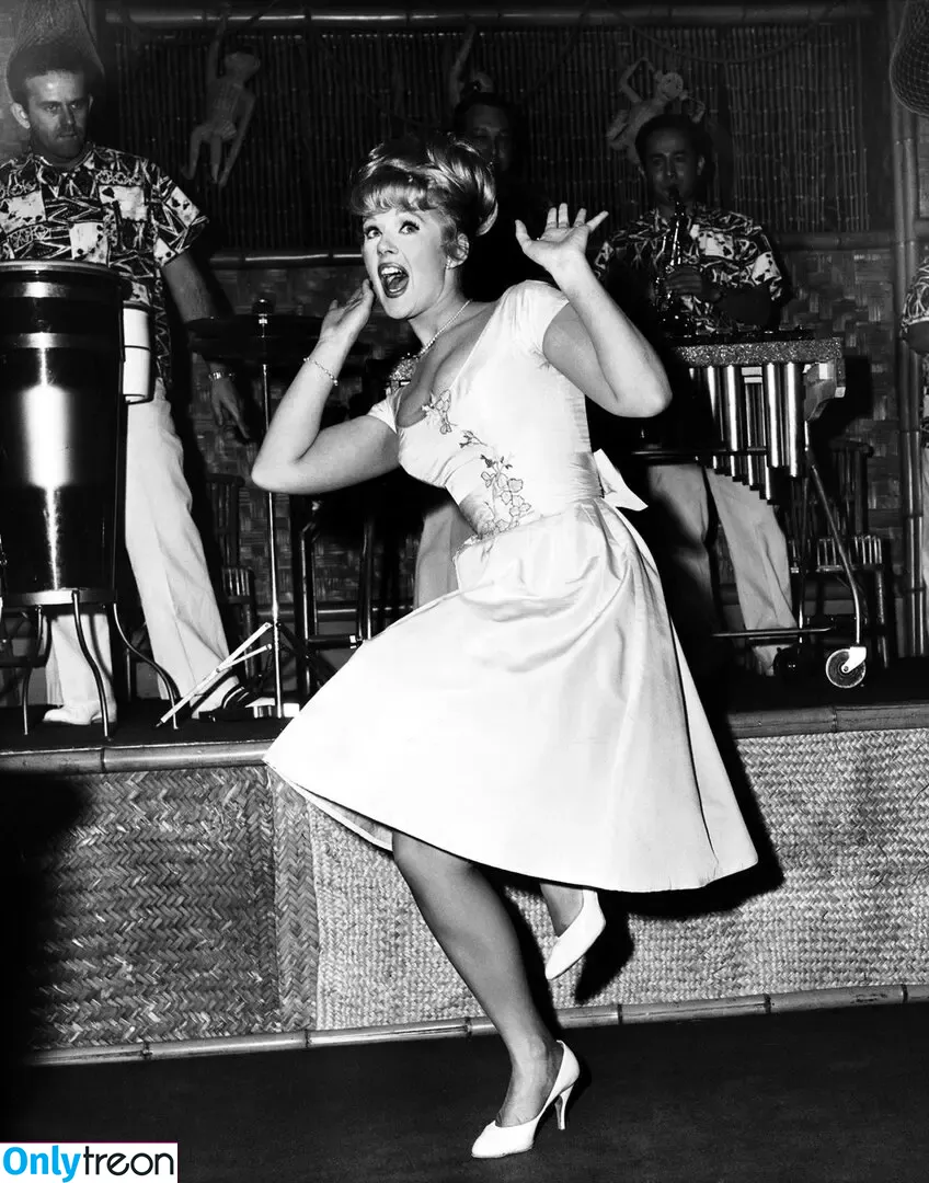 Connie Stevens nude photo #0015 (theconniestevens)