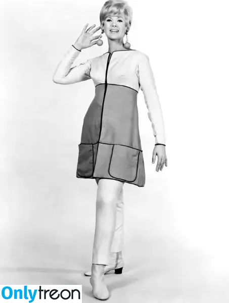 Connie Stevens nude photo #0037 (theconniestevens)