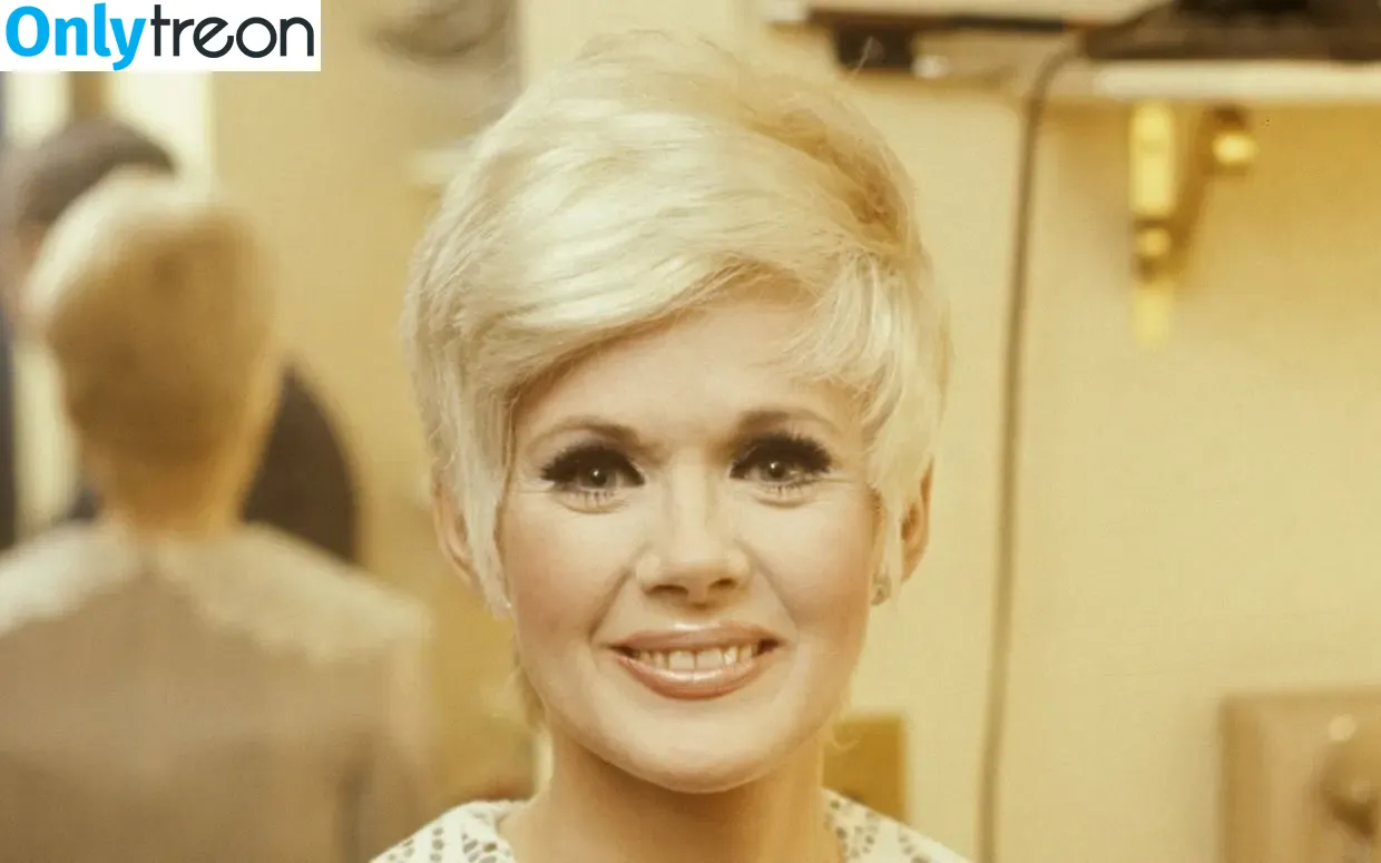 Connie Stevens nude photo #0049 (theconniestevens)