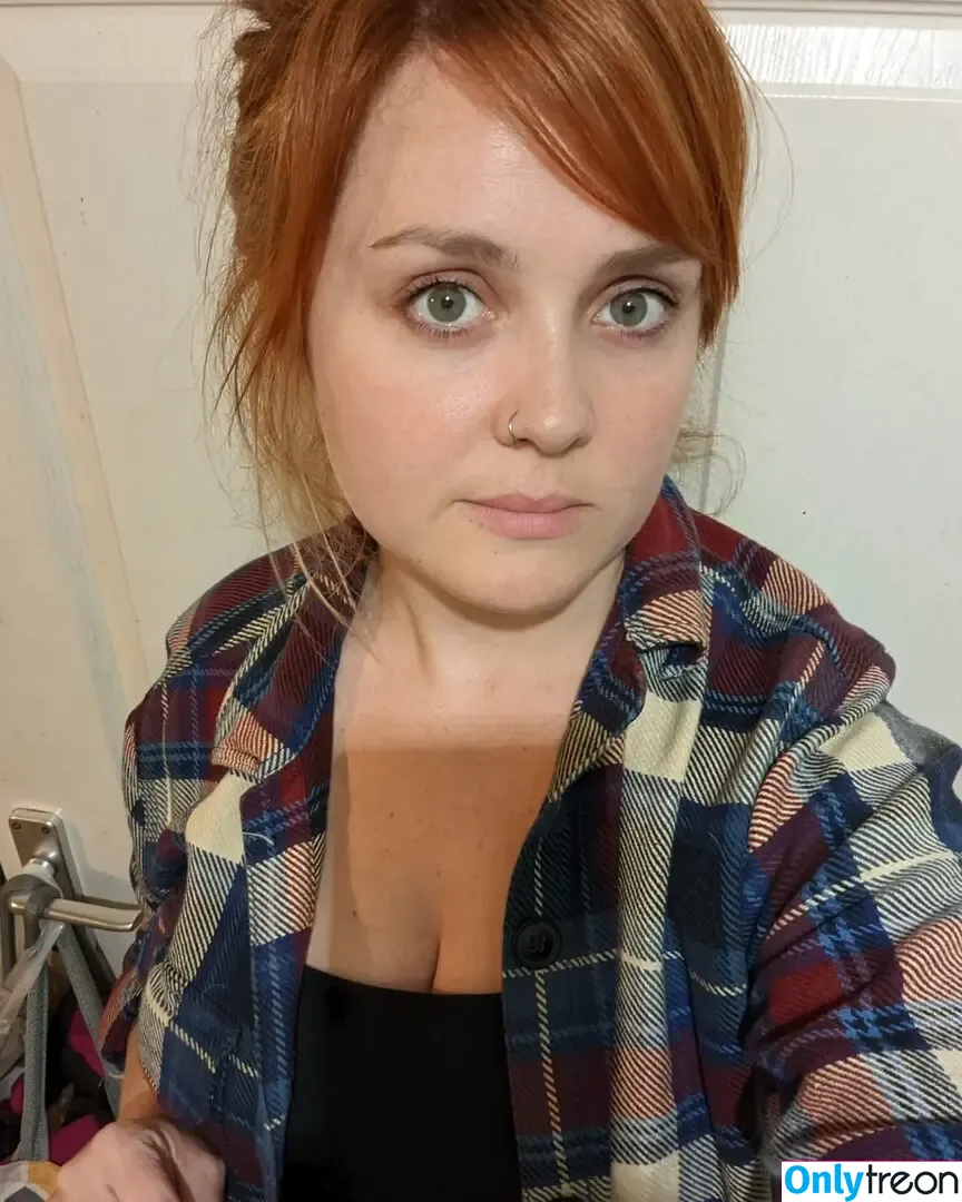 constanceflame nude photo #0100 (girlnxtdoorconnie)