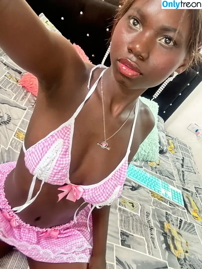 Conymegan nude photo #0021 (Conymegan)