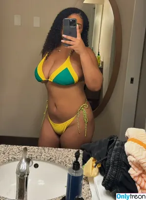 Corie Rayvon / CorieRayvon nude photo #0023