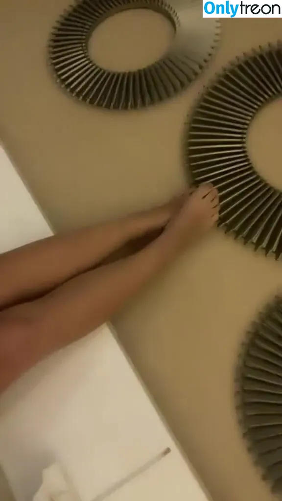 Corrina M nude photo #0004 (corinnakopf / corrinamehiel)