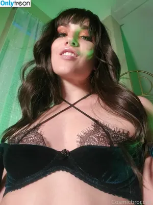 Cosmicbroccoli / C0smicbr0ccoli / cosmic.broccoli_ nude photo #0033