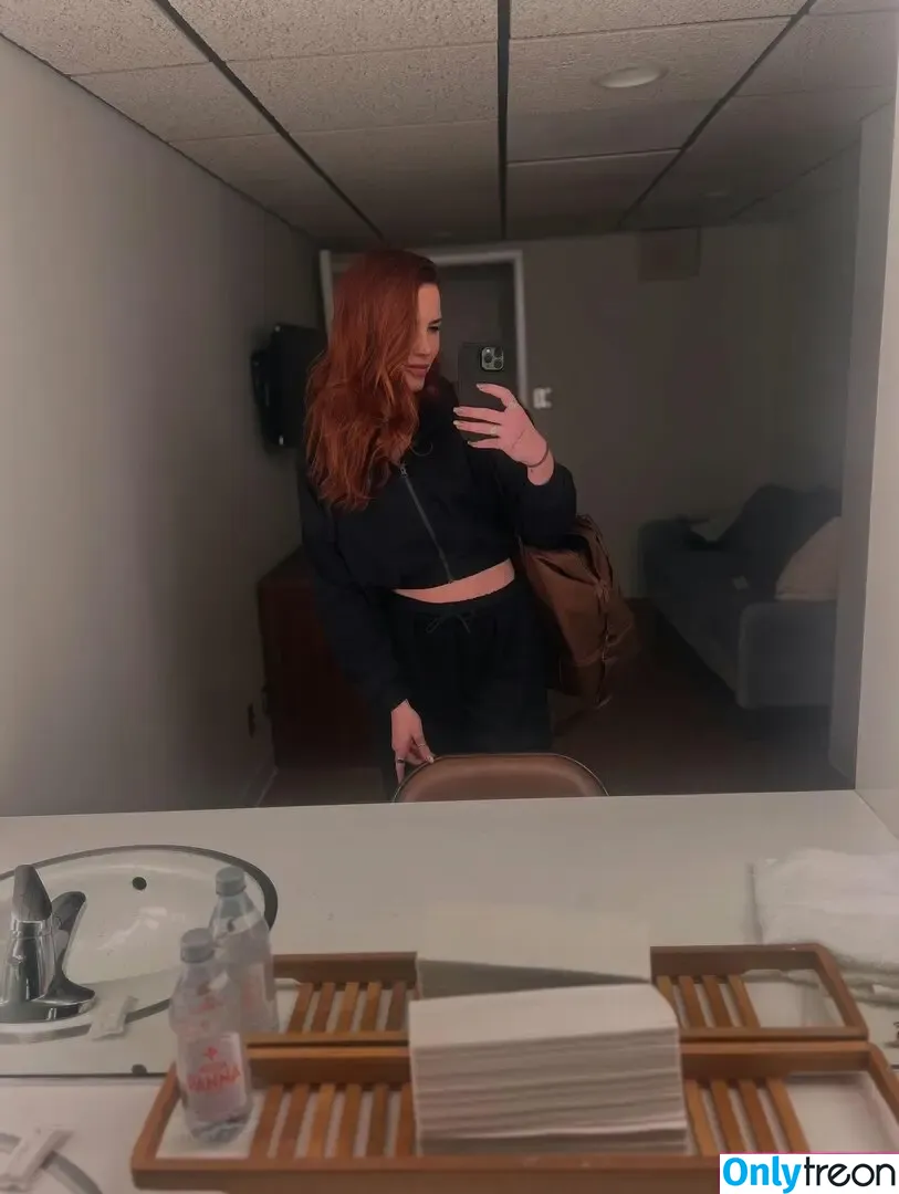 Courtney Hope nude photo #0409 (courtneylove0210 / thecourtneyhope)