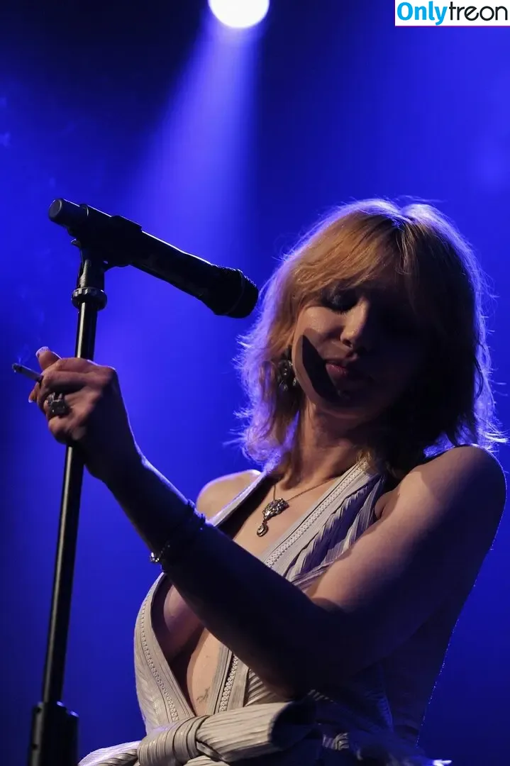Courtney Love nude photo #0061 (courtney / courtneylove)