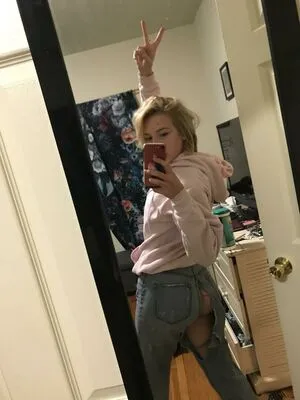Courtney Miller / co_mill / pikagurlx / typicalvlogs nude photo #0092