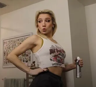 Courtney Miller / co_mill / pikagurlx / typicalvlogs nude photo #0185