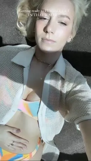 Courtney Miller / co_mill / pikagurlx / typicalvlogs nude photo #0215