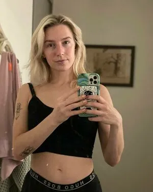 Courtney Miller / co_mill / pikagurlx / typicalvlogs nude photo #0292