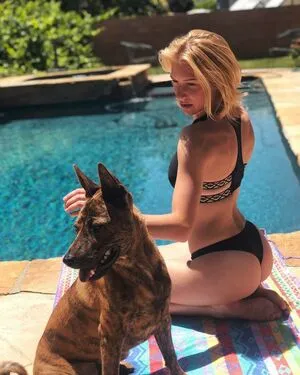 Courtney Miller / co_mill / pikagurlx / typicalvlogs nude photo #0307