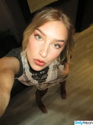 Courtney Miller / co_mill / pikagurlx / typicalvlogs nude photo #0953