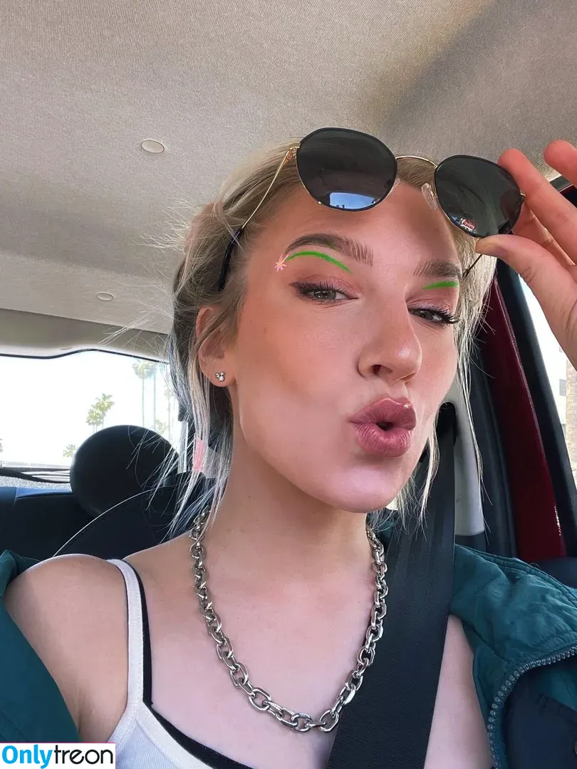 Courtney Miller nude photo #0008 (co_mill / pikagurlx / typicalvlogs)