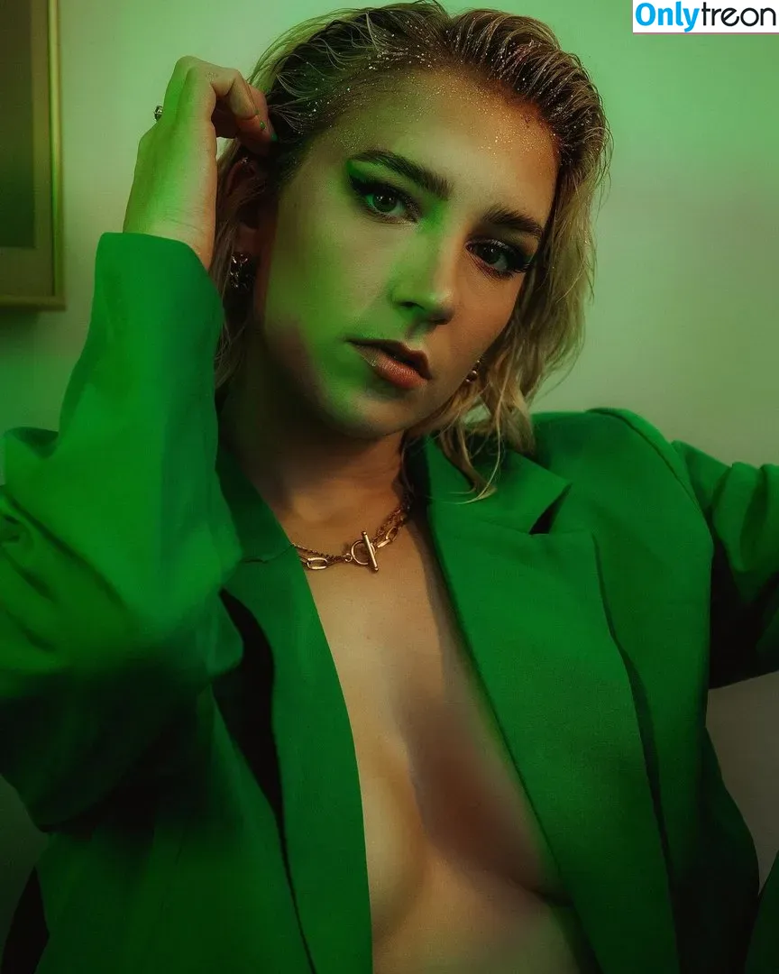 Courtney Miller nude photo #0016 (co_mill / pikagurlx / typicalvlogs)