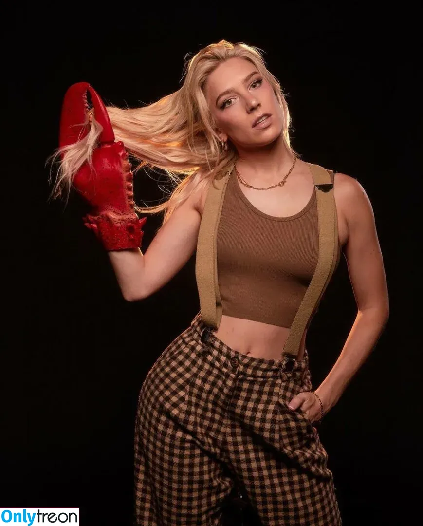 Courtney Miller nude photo #0123 (co_mill / pikagurlx / typicalvlogs)