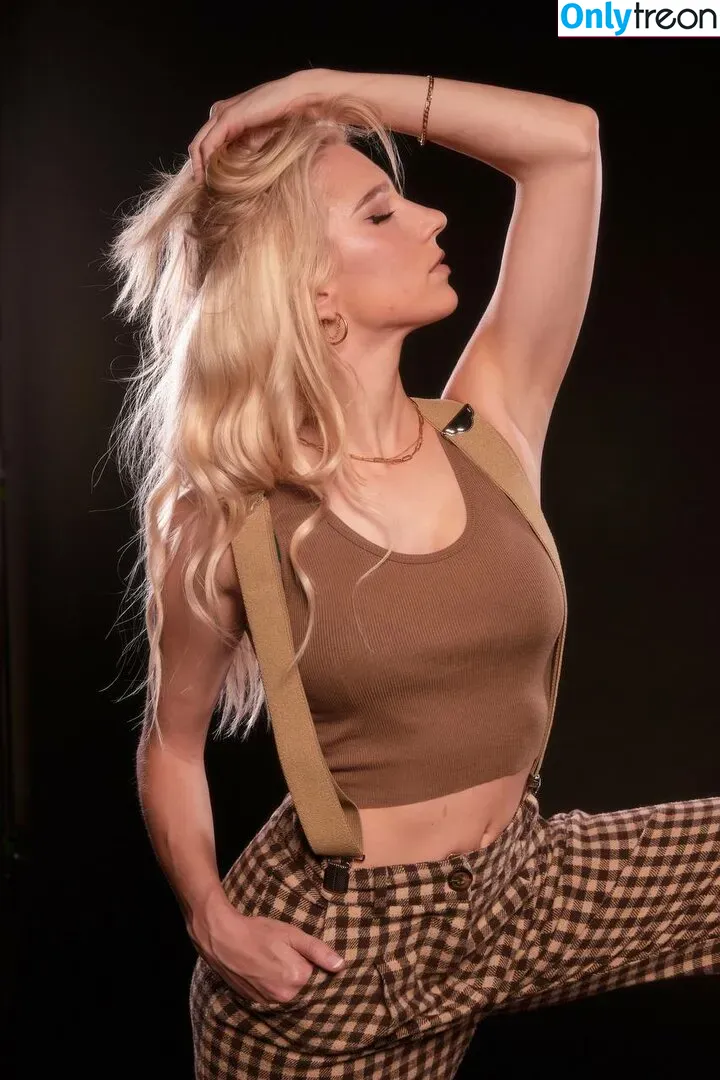 Courtney Miller nude photo #0136 (co_mill / pikagurlx / typicalvlogs)