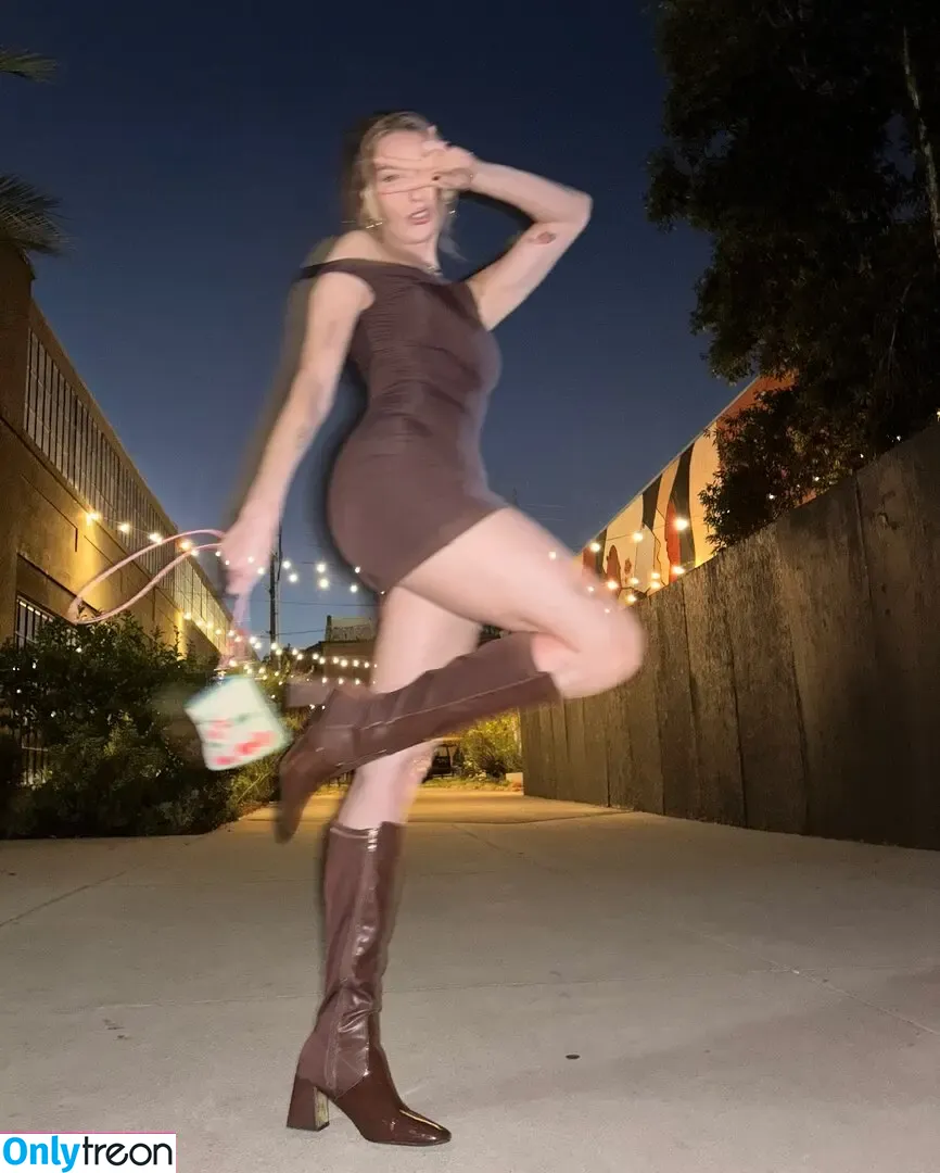 Courtney Miller nude photo #0869 (co_mill / pikagurlx / typicalvlogs)