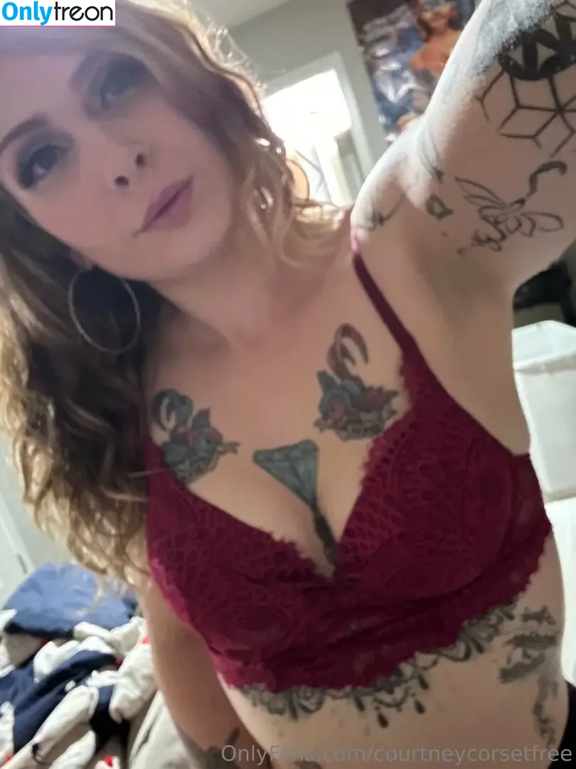 courtneycorsetfree nude photo #0020 (courtneyrowanfree)