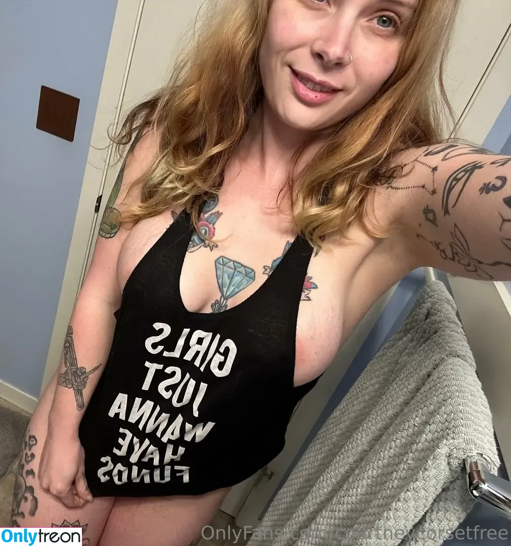courtneycorsetfree nude photo #0042 (courtneyrowanfree)