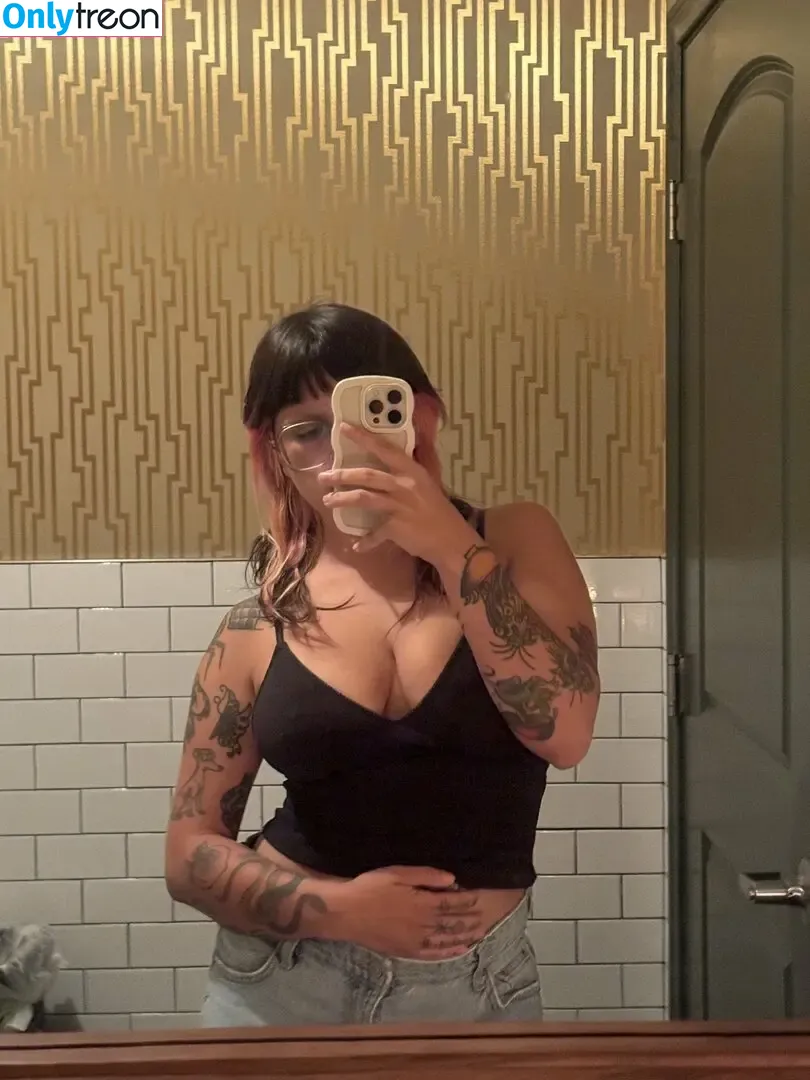 cowgirllaura nude photo #0004 (lauraaadilene)