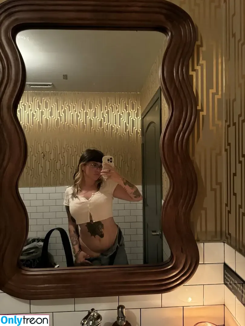 cowgirllaura nude photo #0026 (lauraaadilene)