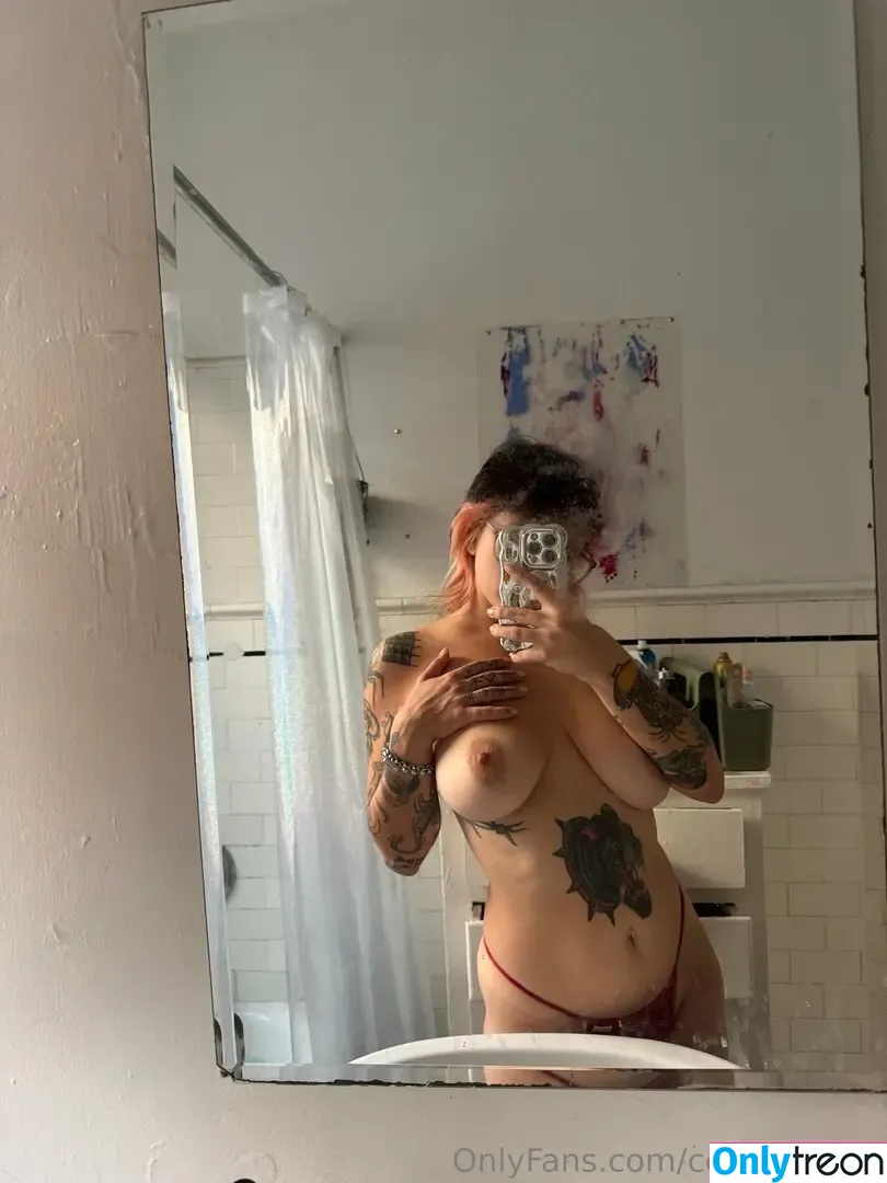 cowgirllaura nude photo #0072 (lauraaadilene)