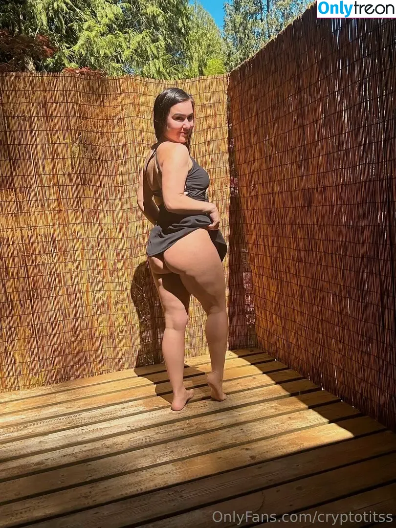 cryptotitss nude photo #0006 (cryptotits)