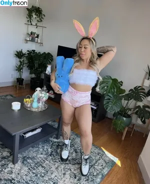 Cryssaboo nude photo #0005