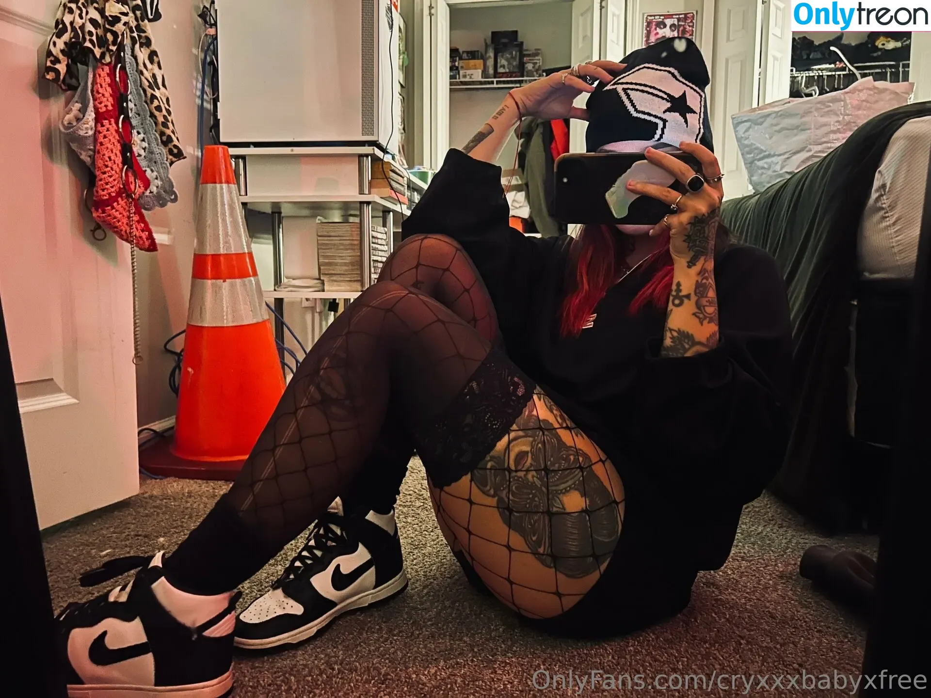 cryxxxbabyxfree nude photo #0005 (cryxxbaby)