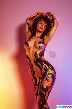 curlywiktoria / curlyvictoria / curlyyycue / wiktoria moldawiak nude photo #0017