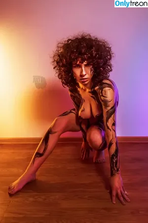 curlywiktoria / curlyvictoria / curlyyycue / wiktoria moldawiak nude photo #0018