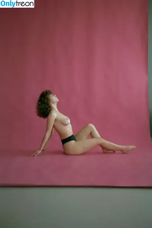 curlywiktoria / curlyvictoria / curlyyycue / wiktoria moldawiak nude photo #0029