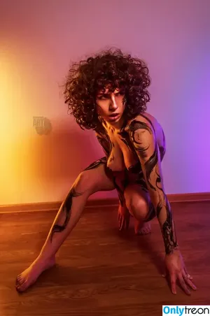curlywiktoria / curlyvictoria / curlyyycue / wiktoria moldawiak nude photo #0042