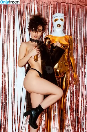 curlywiktoria / curlyvictoria / curlyyycue / wiktoria moldawiak nude photo #0046