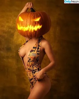curlywiktoria / curlyvictoria / curlyyycue / wiktoria moldawiak nude photo #0099