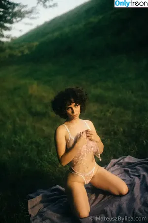 curlywiktoria / curlyvictoria / curlyyycue / wiktoria moldawiak nude photo #0186