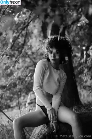 curlywiktoria / curlyvictoria / curlyyycue / wiktoria moldawiak nude photo #0204