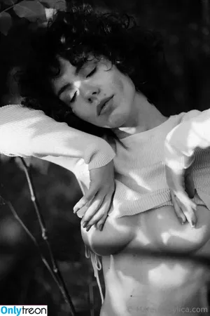curlywiktoria / curlyvictoria / curlyyycue / wiktoria moldawiak nude photo #0211