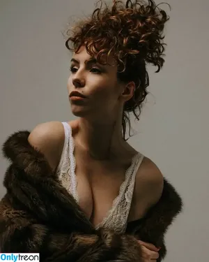 curlywiktoria / curlyvictoria / curlyyycue / wiktoria moldawiak nude photo #0278