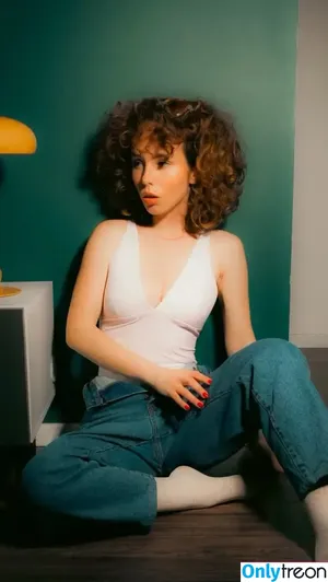 curlywiktoria / curlyvictoria / curlyyycue / wiktoria moldawiak nude photo #0316