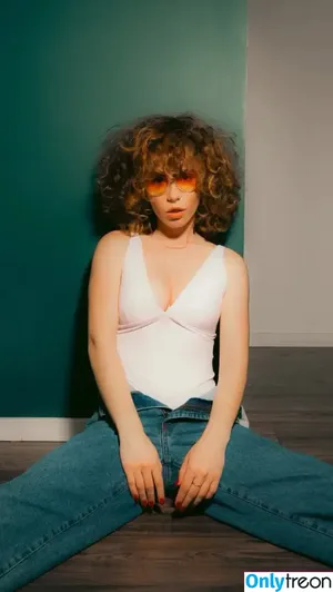 curlywiktoria / curlyvictoria / curlyyycue / wiktoria moldawiak nude photo #0320