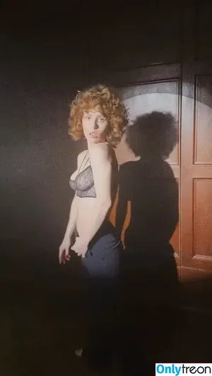 curlywiktoria / curlyvictoria / curlyyycue / wiktoria moldawiak nude photo #0334
