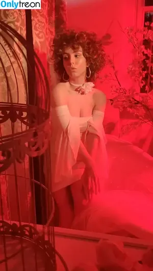 curlywiktoria / curlyvictoria / curlyyycue / wiktoria moldawiak nude photo #0338