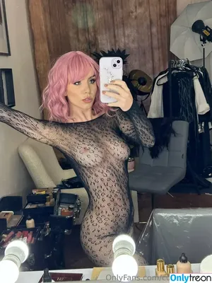 curlywiktoria / curlyvictoria / curlyyycue / wiktoria moldawiak nude photo #0409