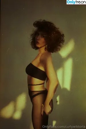 curlywiktoria / curlyvictoria / curlyyycue / wiktoria moldawiak nude photo #0416